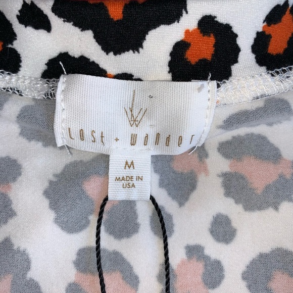 Lost + Wander Leopard Print V-Neck Top Size Medium - Picture 8 of 11